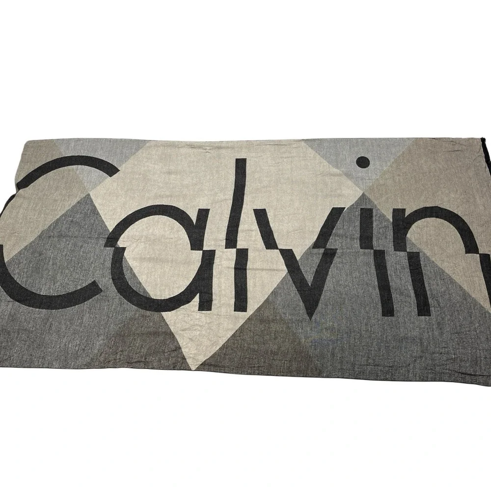 Calvin Klein‎ Blanket Scarf Shawl Wrap Gray Black Logo Fringe Classic Neutral